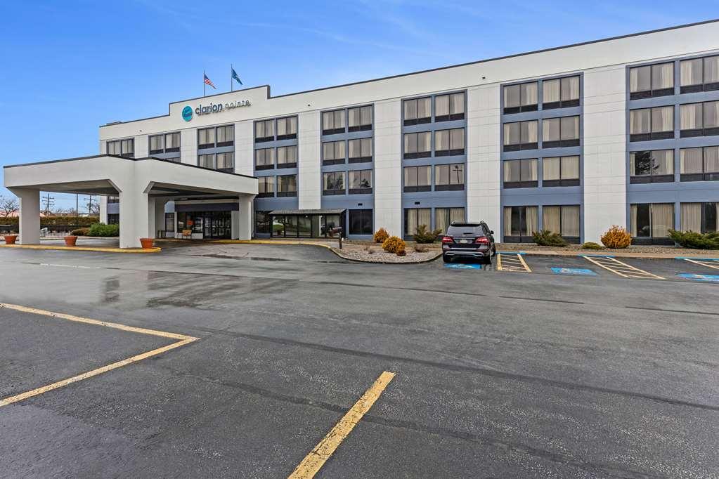 Clarion Pointe Near Erie Casino Hotel Kearsarge Buitenkant foto