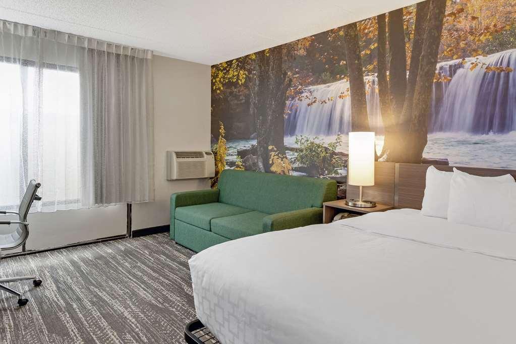 Clarion Pointe Near Erie Casino Hotel Kearsarge Kamer foto