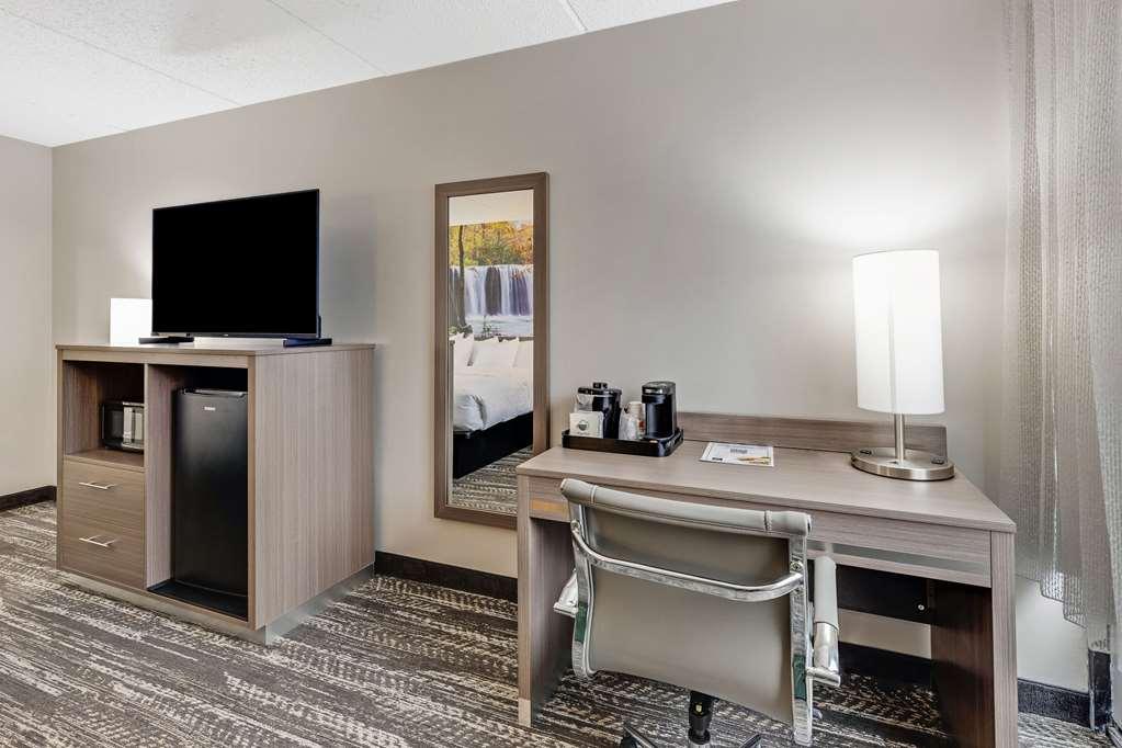 Clarion Pointe Near Erie Casino Hotel Kearsarge Kamer foto