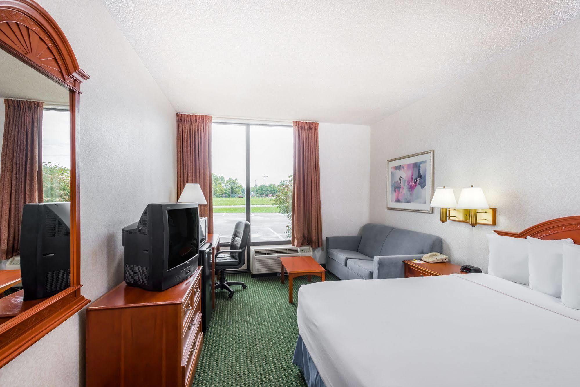 Clarion Pointe Near Erie Casino Hotel Kearsarge Buitenkant foto